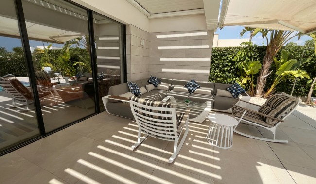 Resale - Villa - Los Montesinos - La Herrada