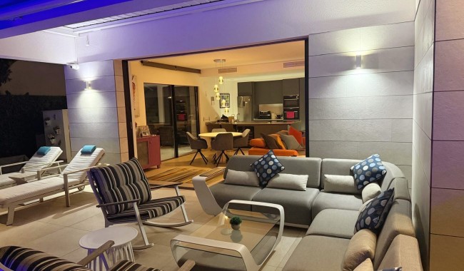 Resale - Villa - Los Montesinos - La Herrada