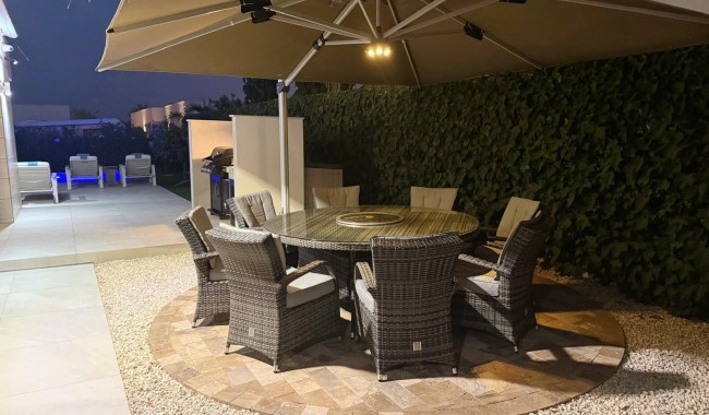 Resale - Villa - Los Montesinos - La Herrada