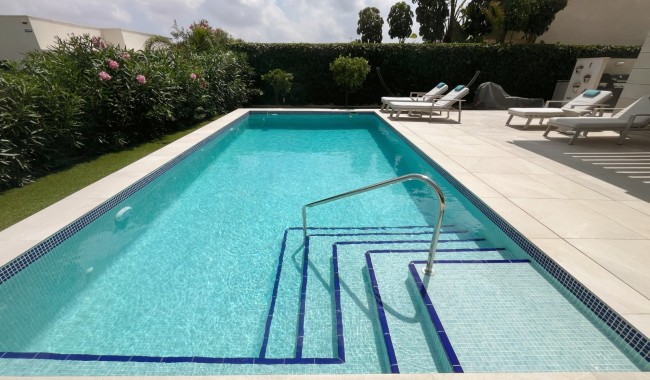 Resale - Villa - Los Montesinos - La Herrada