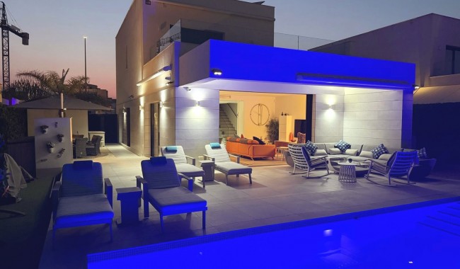 Resale - Villa - Los Montesinos - La Herrada
