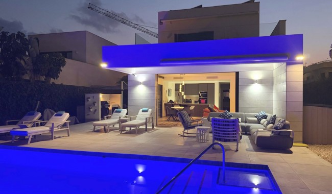 Resale - Villa - Los Montesinos - La Herrada