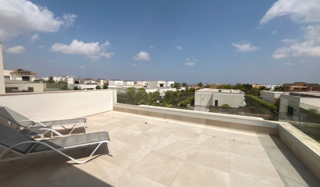 Resale - Villa - Los Montesinos - La Herrada