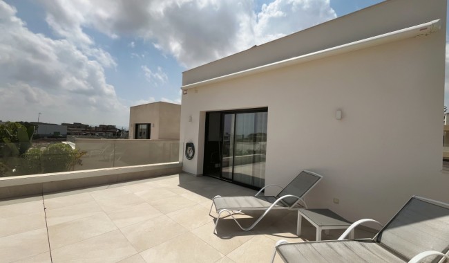 Resale - Villa - Los Montesinos - La Herrada