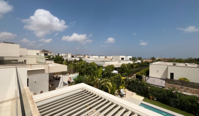 Resale - Villa - Los Montesinos - La Herrada