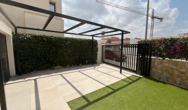 Resale - Villa - Los Montesinos - La Herrada