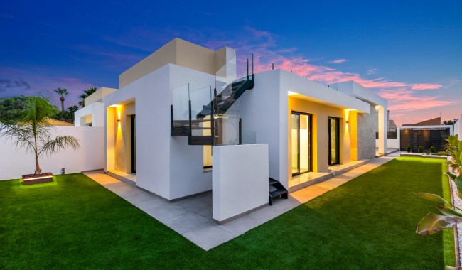 Brukt - Villa - El Chaparral, Torrevieja - El Chaparral