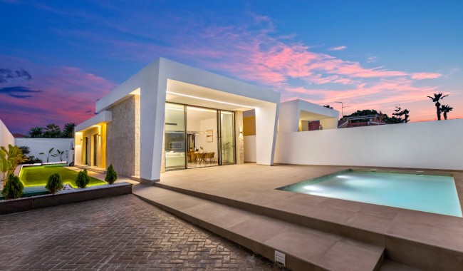 Brukt - Villa - El Chaparral, Torrevieja - El Chaparral