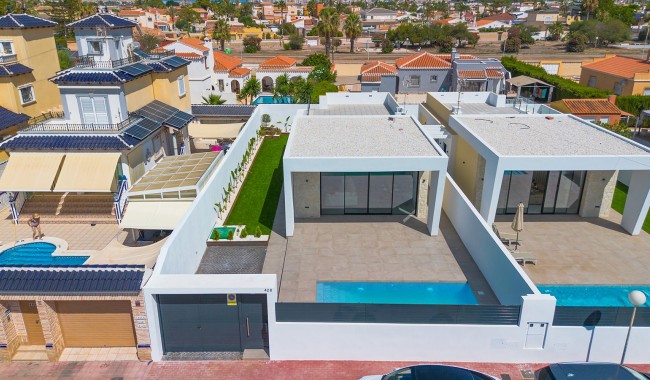 Brukt - Villa - El Chaparral, Torrevieja - El Chaparral