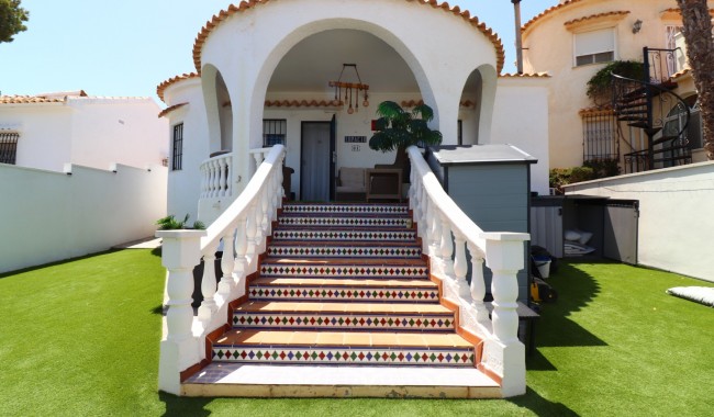 Begagnad - Villa - Orihuela Costa - Villamartín