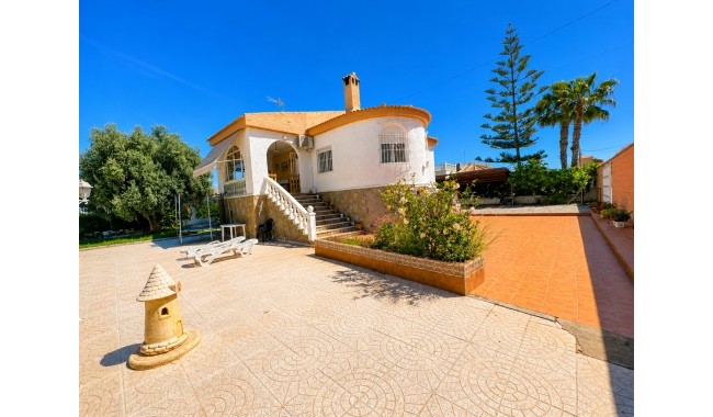 Resale - Villa - Torrevieja - Torreta florida