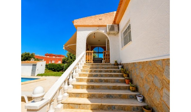 Resale - Villa - Torrevieja - Torreta florida