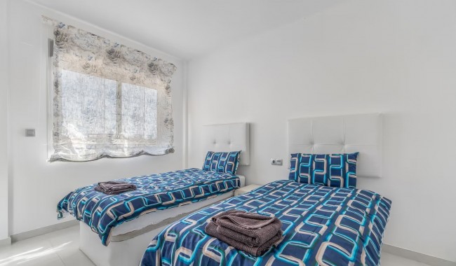 Brukt - Vertikaldelt - Punta Prima - Marina Med