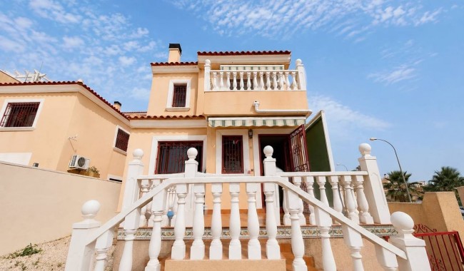 Brukt - Villa - Villamartín - Blue Lagoon