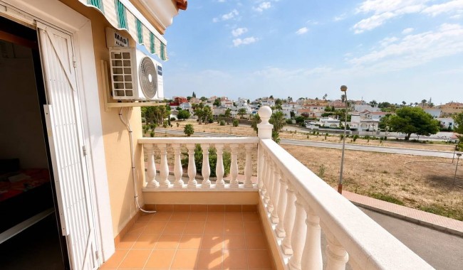 Brukt - Villa - Villamartín - Blue Lagoon