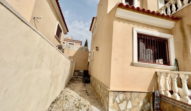 Brukt - Villa - Villamartín - Blue Lagoon