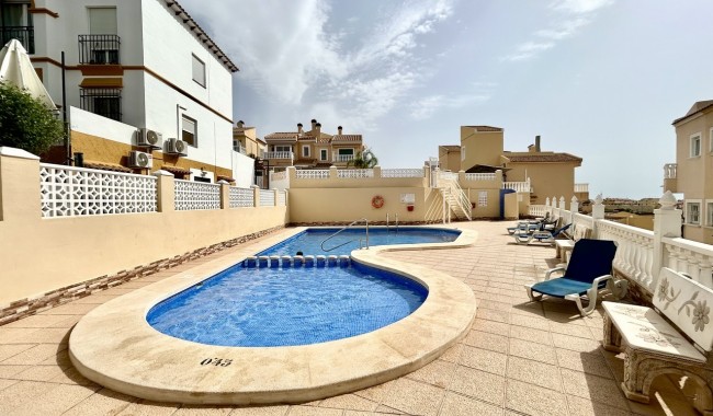 Brukt - Villa - Villamartín - Blue Lagoon