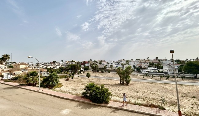 Brukt - Villa - Villamartín - Blue Lagoon