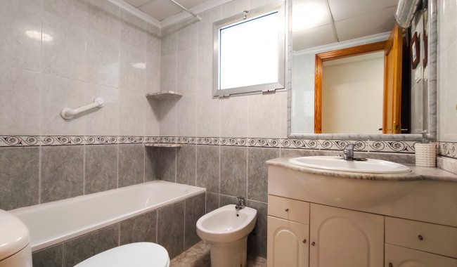 Resale - Apartment - Guardamar