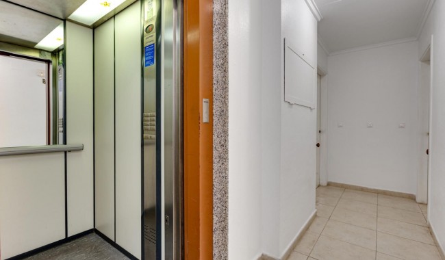Resale - Apartment - Torrevieja - Centro