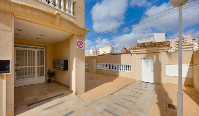 Resale - Apartment - Torrevieja - Centro
