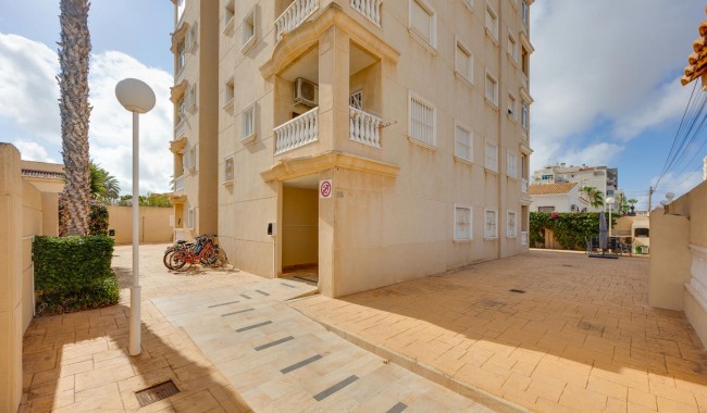 Resale - Apartment - Torrevieja - Centro