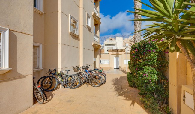 Resale - Apartment - Torrevieja - Centro