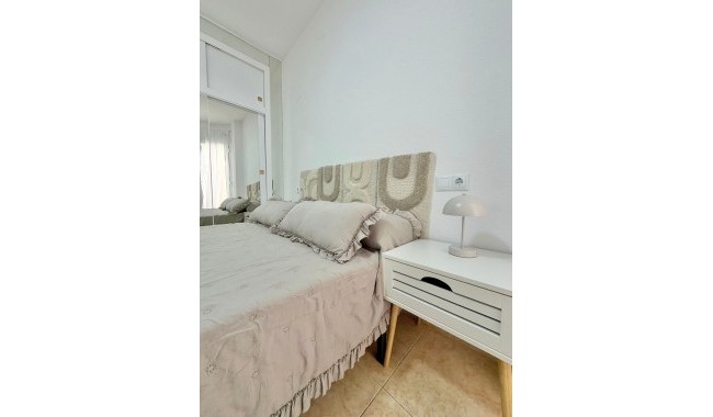 Sprzedaż - Apartament - Torrevieja - Playa de los locos