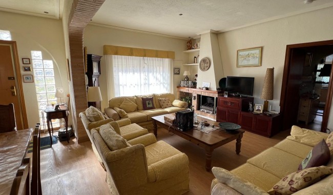 Begagnad - Villa - Orihuela - Cabo Roig