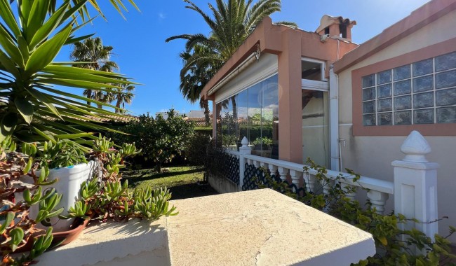 Begagnad - Villa - Orihuela - Cabo Roig
