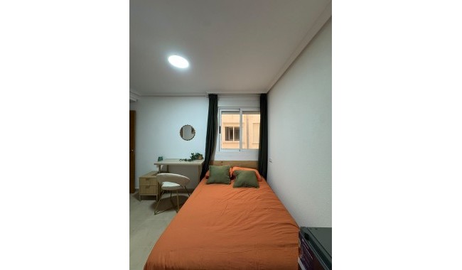 Sprzedaż - Apartament - Torrevieja - Puerto