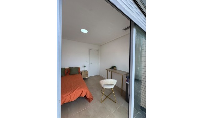 Sprzedaż - Apartament - Torrevieja - Puerto