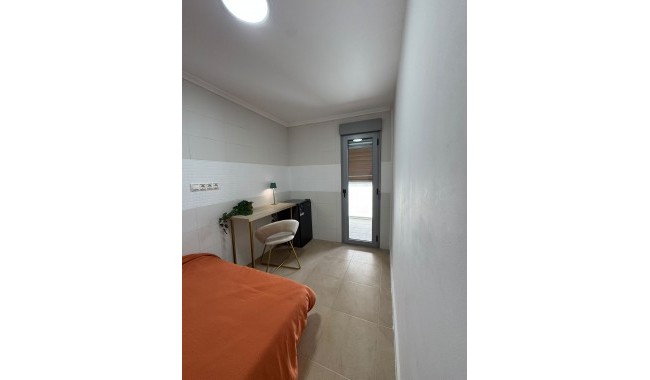 Sprzedaż - Apartament - Torrevieja - Puerto