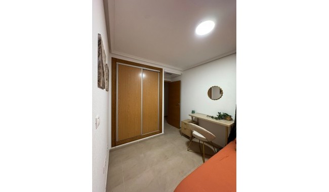 Sprzedaż - Apartament - Torrevieja - Puerto