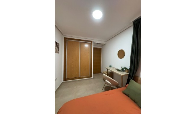Sprzedaż - Apartament - Torrevieja - Puerto