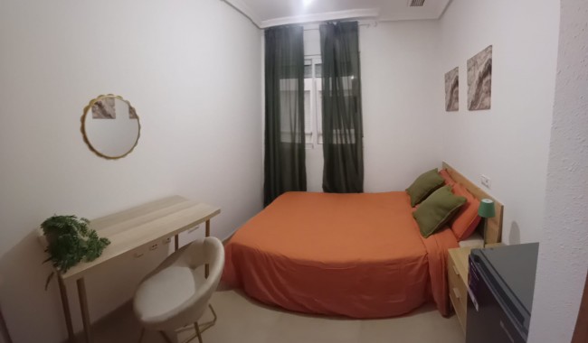 Sprzedaż - Apartament - Torrevieja - Puerto