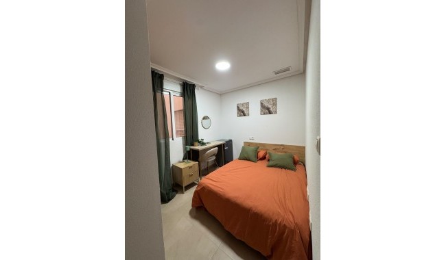 Sprzedaż - Apartament - Torrevieja - Puerto