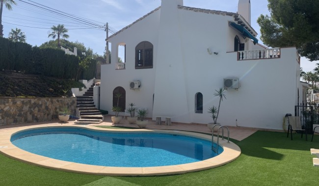 Resale - Villa - Villamartín