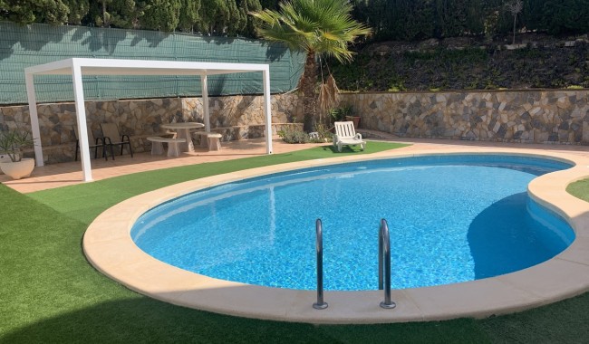 Resale - Villa - Villamartín
