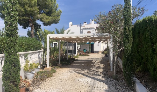 Resale - Villa - Villamartín