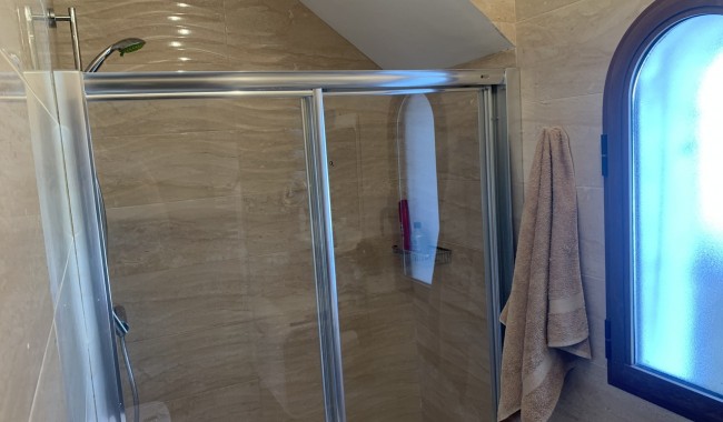 Resale - Villa - Villamartín