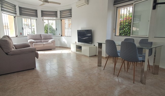 Segunda mano - Villa - Villamartín - Costa Blanca