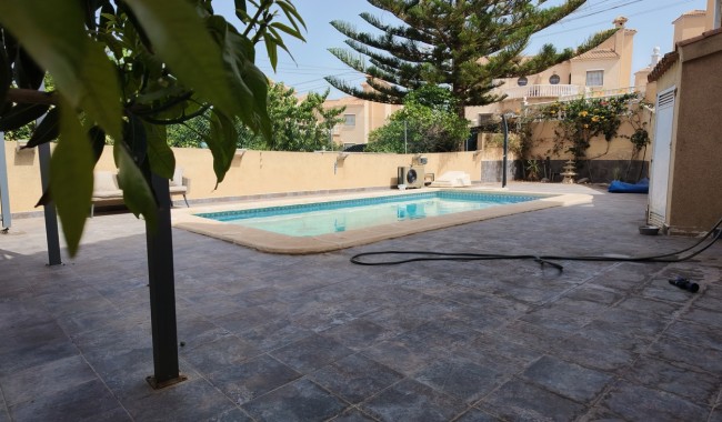 Segunda mano - Villa - Villamartín - Costa Blanca