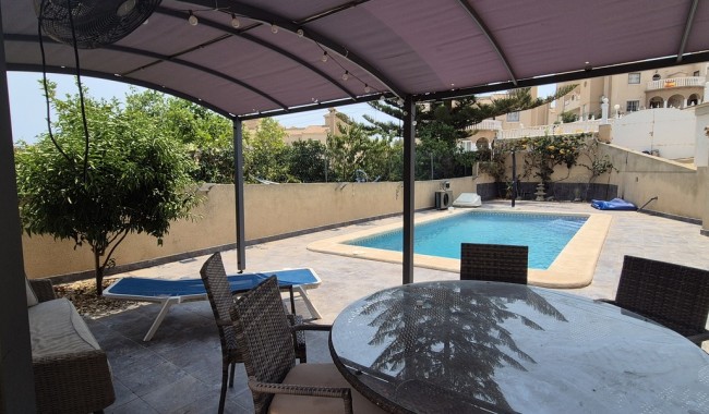 Segunda mano - Villa - Villamartín - Costa Blanca