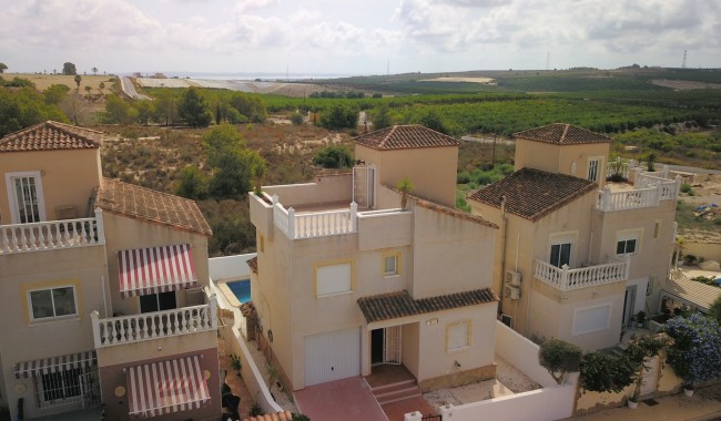 Brukt - Villa - San Miguel de Salinas - Lake View Mansions