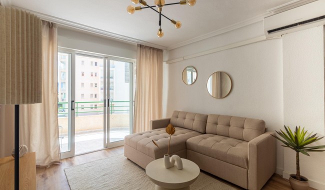 Resale - Apartment - Torrevieja - La Mata