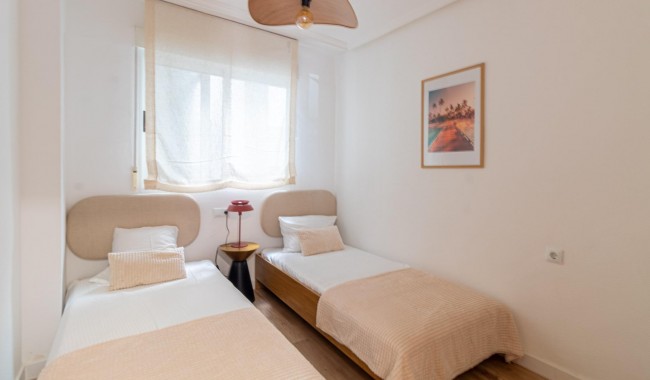 Resale - Apartment - Torrevieja - La Mata