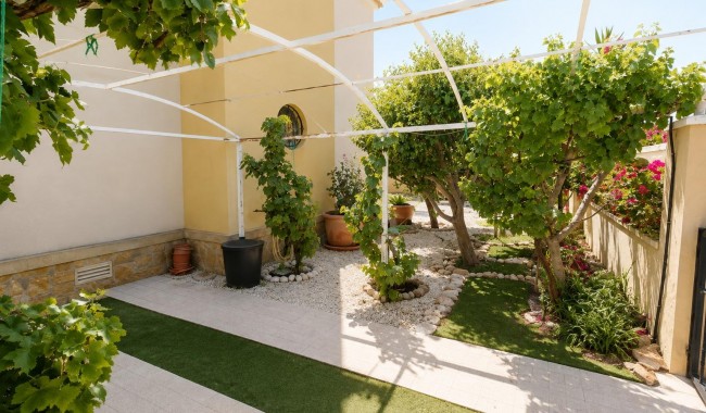 Resale - Apartment - Orihuela Costa - Cabo Roig