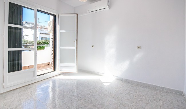 Resale - Townhouse - San Miguel de Salinas