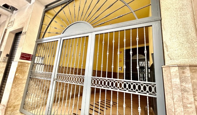 Resale - Apartment - Torrevieja